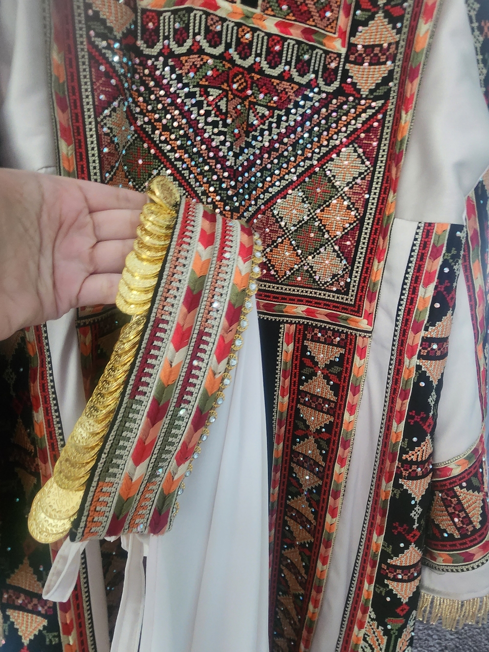 Traditional Embroidered Thob Dress with Headpiece Size 3